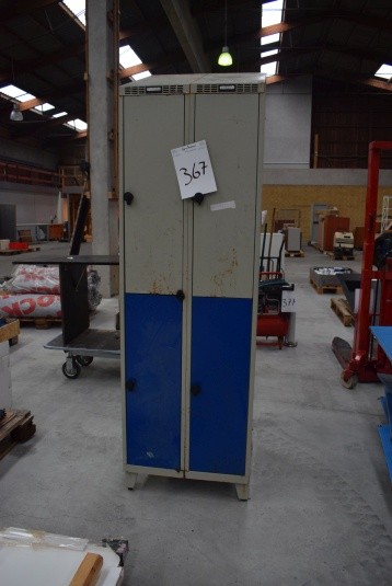 Changing cabinet with 4 rooms. Brand: BLIKA. 60x55x205 cm