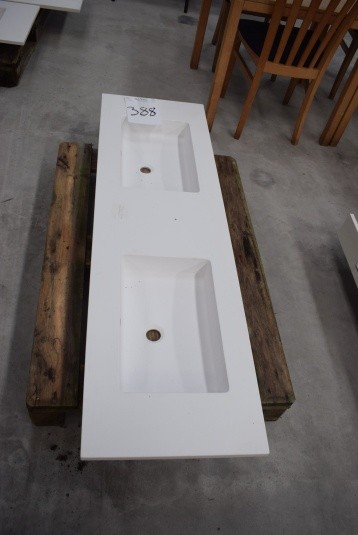 Tischplatte mit 2 Einbauwaschbecken. 162 x 48 cm