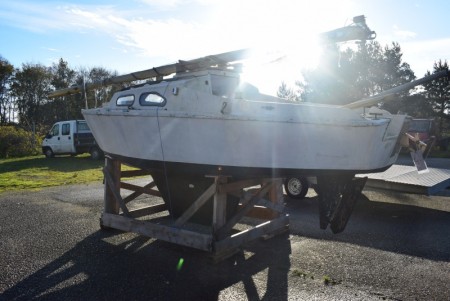 Hurley 20-Fuß-Segelboot älteres Segelboot mit Mast und gutem Segel ist nicht springbrechend gemacht