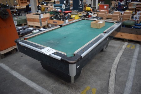 Pool table. 260x140x82cm.