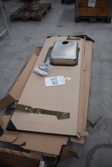 Bordplade med undersænket vask + ekstra bordplade. 182x60 cm + 191,5x60 cm