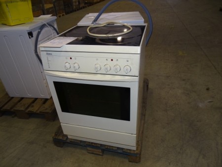 Stove with oven. Brand: SIEMENS