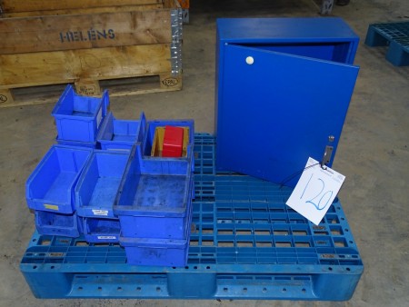 Werkzeugkasten 47,5x58,5x20,5 cm. + verschiedene Sortimentskästen