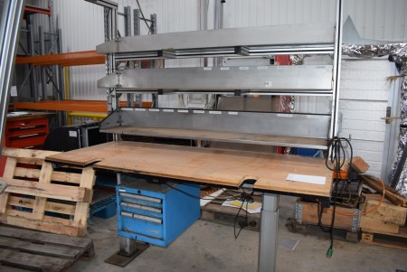 Work desk with shelf assembly. Electric raise / lower 2000x850x2220 mm