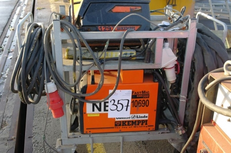 (2) Kemppi FastMig KMS 500 + wire feed unit: Kemppi FastMig MSF 53. Cables and torch. Metal frame on wheels