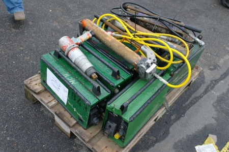 (8) Migatronic wire feed units, Yard Unit KT62-5 + 3 hand hydraulic pumps + Atlas Copco air tools