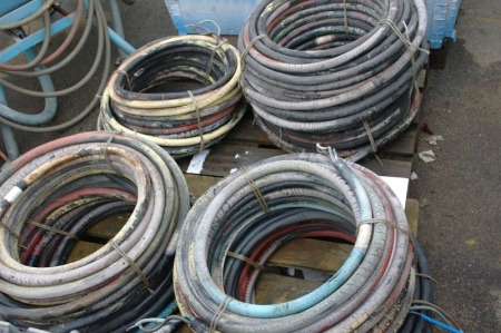 3 pallets of + welding cables + distributed switch panels