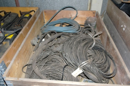 Palle med el-kabel + palle med udstyr til Kemppi svejsere