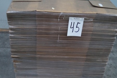 Pallet with cardboard boxes. Total size: 120x116x112 cm.
