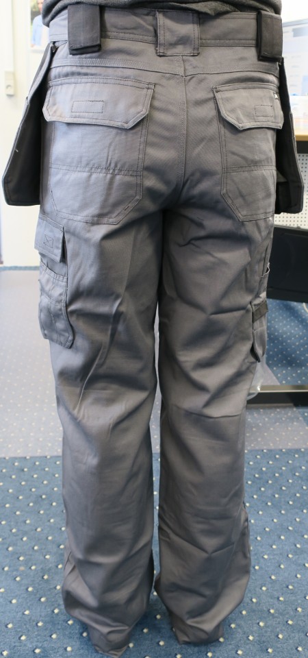 1 pair BUKSER, GRÅ, STR. 52 + 1 pcs. JAKKE, GRÅ, STR. XL + 5 pcs. T-SHIRTS with long sleeves, black, XL