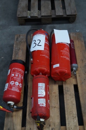 4 pcs. fire extinguishers.