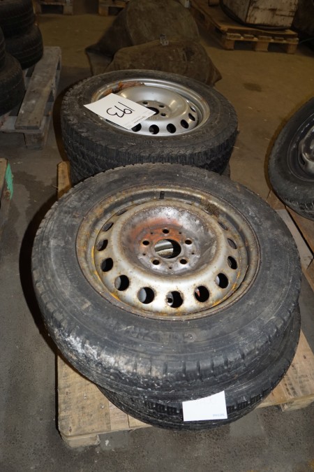 4 rims with tires 205/65 / R16