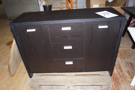 Closet with 3 drawers, 2 doors + mirror + folding table. Cabinet b: 123 h: 87 d: 43 cm mirror h: 95 b: 59 cm table b: 80 l: 150 h: 76 cm