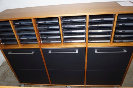 Rack on wheels with 3 doors and letter trays H: 127 B: 167 D: 42 cm