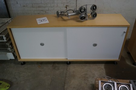 Shelf with 2 doors L: 160 H: 71 D: 38 + halogenspot