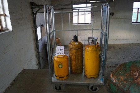 Transport cage with 3 gas bottles