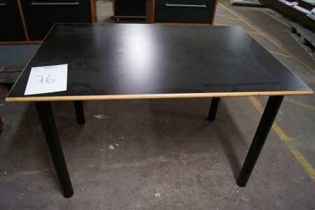 Office table H: 74 B: 120 D: 80 cm