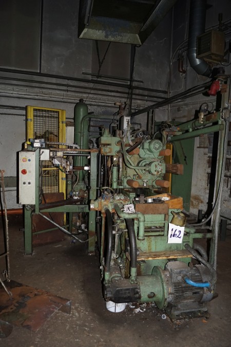Pressure molding machine for zinc, Idra, estimated 60 tonnes (sign missing) with electric heater. Fixed power must be dismantled by authorized electrician at the buyer's bill. NOTE ANOTHER ADDRESS