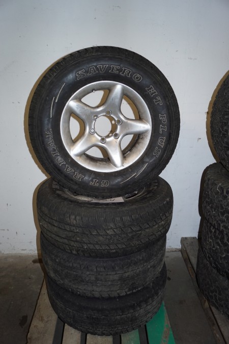 4 rims with tire 255/70 / R16