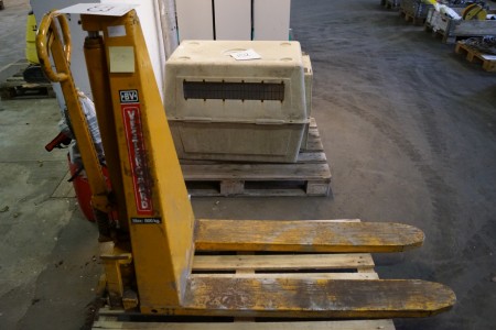 Lift lifter labeled VESTERGAARD ​​800 KG type: HPV800