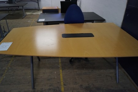 Schreibtisch Tisch Kabelhüllen eingebaut L: 200 B: ca. 120 H: 72 cm + Bürostuhl
