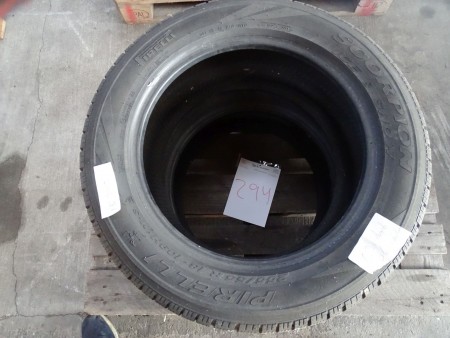 2 Stück Pirelli-Reifen 255 / 55R18