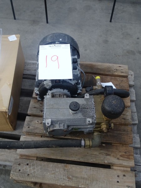 Hydraulic dispenser with motor.