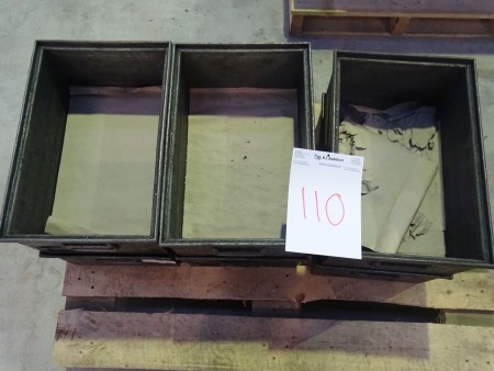 6 steel assortment boxes. 47x31x20cm.