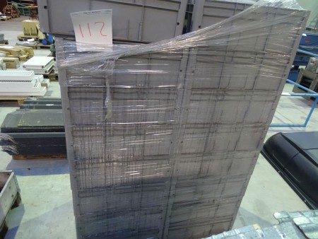 Parti hård plastkasser. 39x59x22cm.  32 stk.