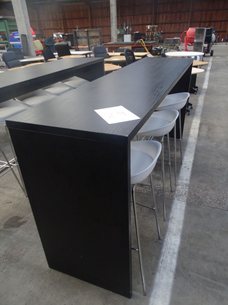 Bar table with 6 chairs. 60x240x109cm. Common wear and tear.