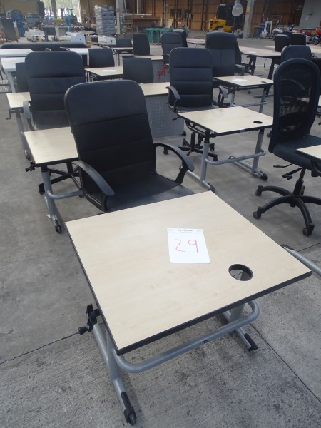 4 pcs. desks, adjustable height, m. office chairs. 75x65.