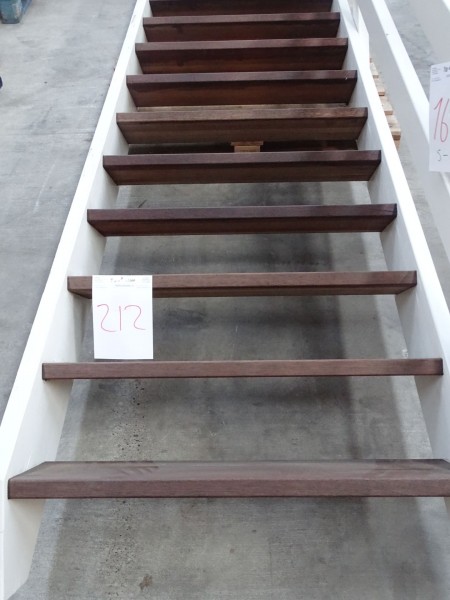 15-step staircase. 94x440 cm.