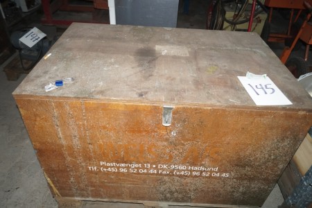 Pallet box with content 120x80x87 cm
