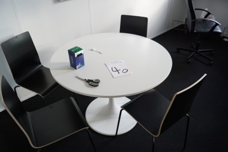 Round table with 4 chairs + Coat stand