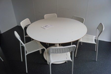Bord med 6 stk stole Ø 118 højde 74 cm