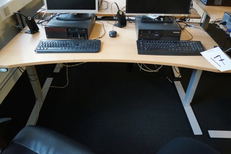 El raise lower table with 2 office chairs. 160x80 cm tested ok