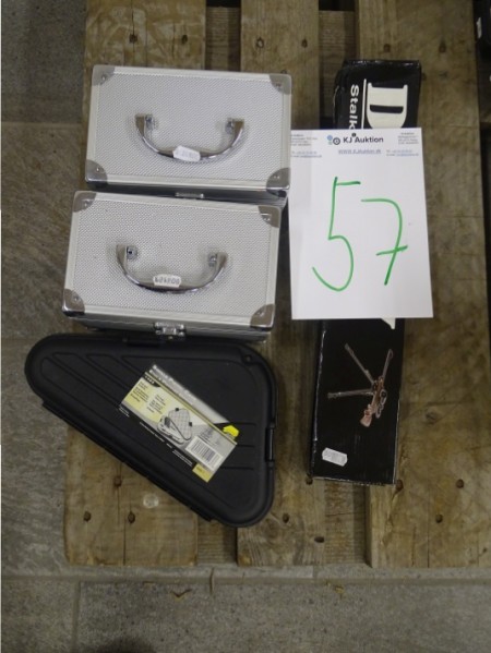 Gear stand, 2 pcs. cartridge boxes, gun box