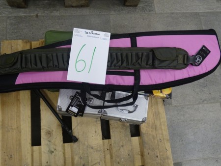 Rifle lining, 2 cartridge boxes, cartridge belt, 2 sleeping bags, rifle rack, clay pigeon fires