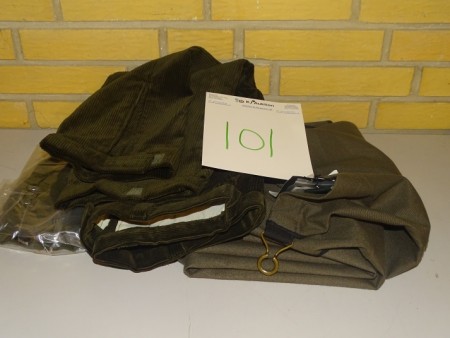 2 pairs of dark green pants. 1 pair L / XL and 1 unknown size