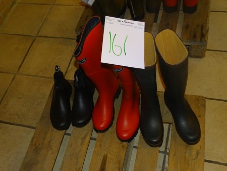 3 pairs of rubber boots - including 2 pairs size 41 and a low seeland rubber boot size 41,