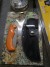 2 pcs. pocket knives. (1 Bucklite. Leaf length 10.2 cm + 1 Deerhunter), 1 lommel merkke, 1 pillowcase for rifle, 2 pcs. Accessories for LED LENSES