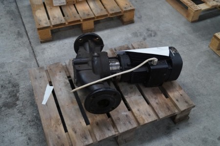 Water pump brand Grundfos type Lp-65-12
