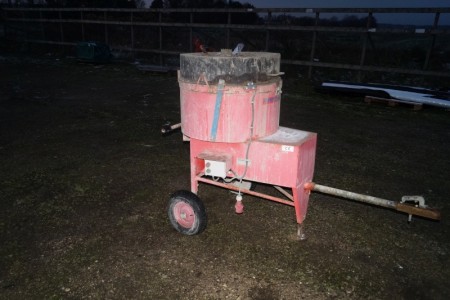 Fork mixer with trailer pull