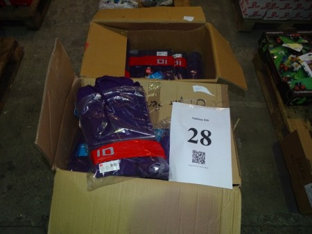 Ca. 20 pcs purple hoodie in size: M + about 20 small hoodies in size: L. Brand: ID Identity