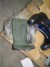 2 Stück Sicherheitsstiefel mit Metallsohle und Nahtzugabe in der Sohle, blau. Sowie normale Gummistiefel, grün, Größe 39. Spikramp 2000.
