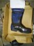 2 pcs. safety boot with metal sole and seam allowance in sole, blue. As well as regular rubber boots, green, size 39. Spikramp 2000.