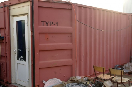 Crew container, 20 feet. Insulated. Light. Heating. Contents: hand tools, air tools, power tools