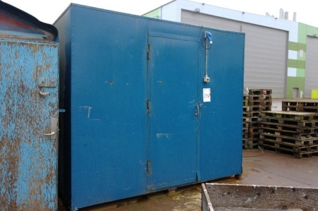 Shed with (2) racks. Insulated. Power