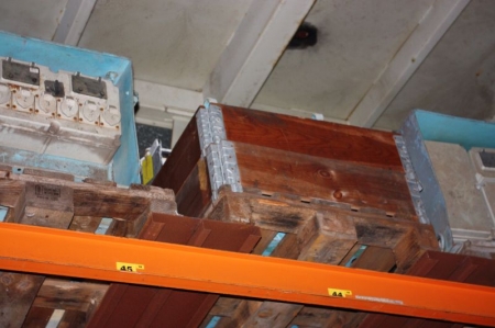 Pallet Frame with power distribution panels