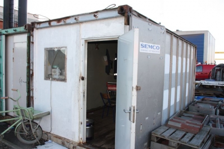 Crew container, 20 feet. Insulated. Light. Door and window in the end wall